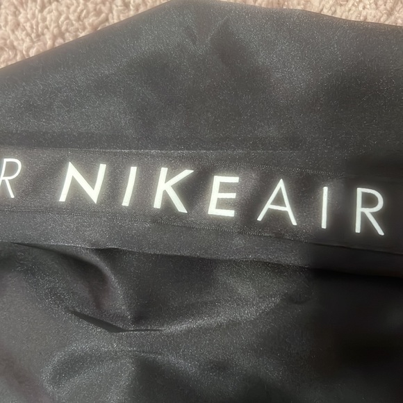 nike crop top light jacket - Picture 3 of 4